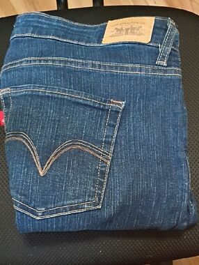Levi's 512 Women's Dark Blue Capris Perfectly Shaping Size 16